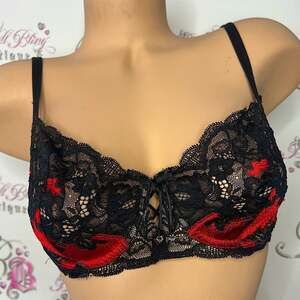 Victoria’s Secret bra diamonds red black lace bling tie shimmer shiny y2k ❤️💎🎀